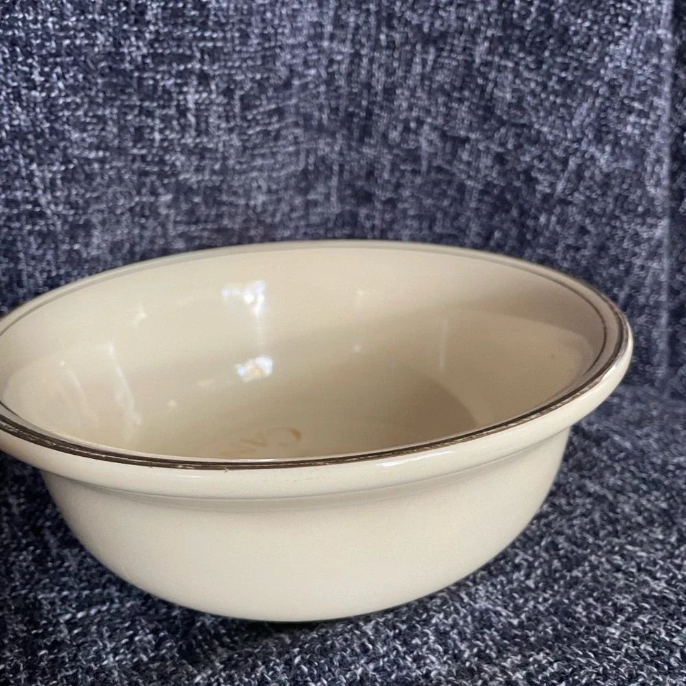 Vintage Hall ‘Haute Canine’ Dog Bowl in Cream 392 & Gray Bowl 395 w Gold Trim